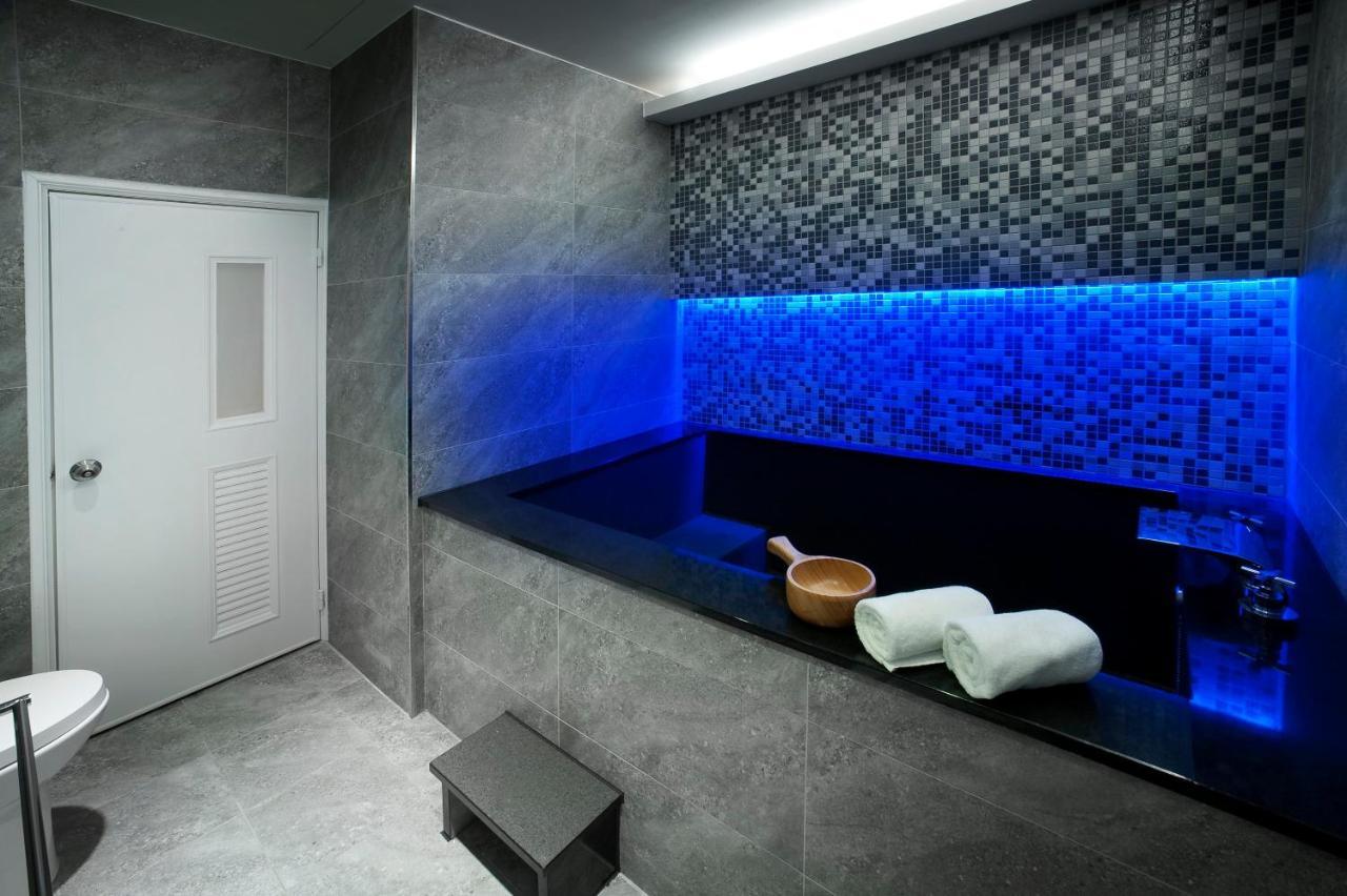 Two Fukun Hotel Jiaoxi Eksteriør billede